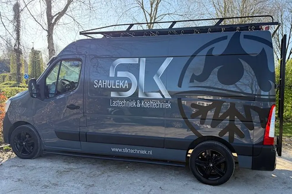 De bedrijfsbus van Sahuleka Lastechniek & Koeltechniek